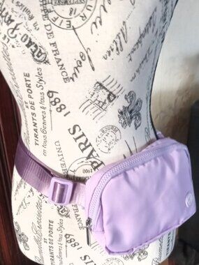 Lilac Purple Adjustable Fanny Pack - Netted Compartments Inside - Summer / Beach